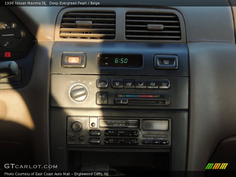 Deep Evergreen Pearl / Beige 1996 Nissan Maxima SE