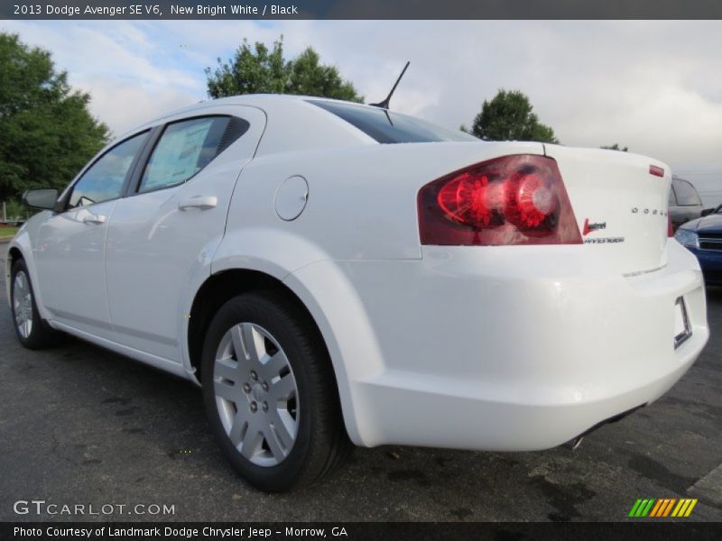 New Bright White / Black 2013 Dodge Avenger SE V6