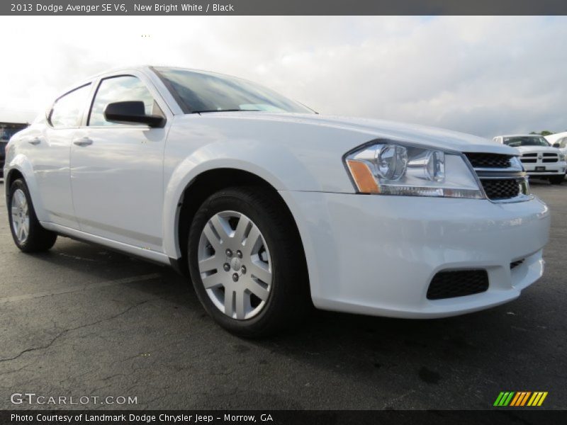New Bright White / Black 2013 Dodge Avenger SE V6