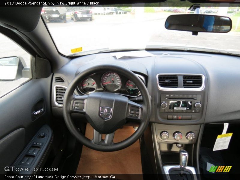 New Bright White / Black 2013 Dodge Avenger SE V6