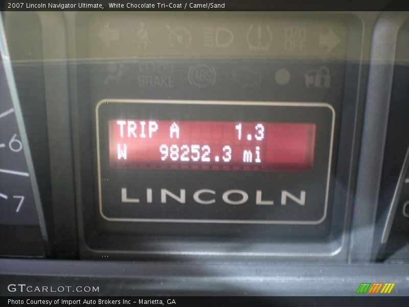 White Chocolate Tri-Coat / Camel/Sand 2007 Lincoln Navigator Ultimate