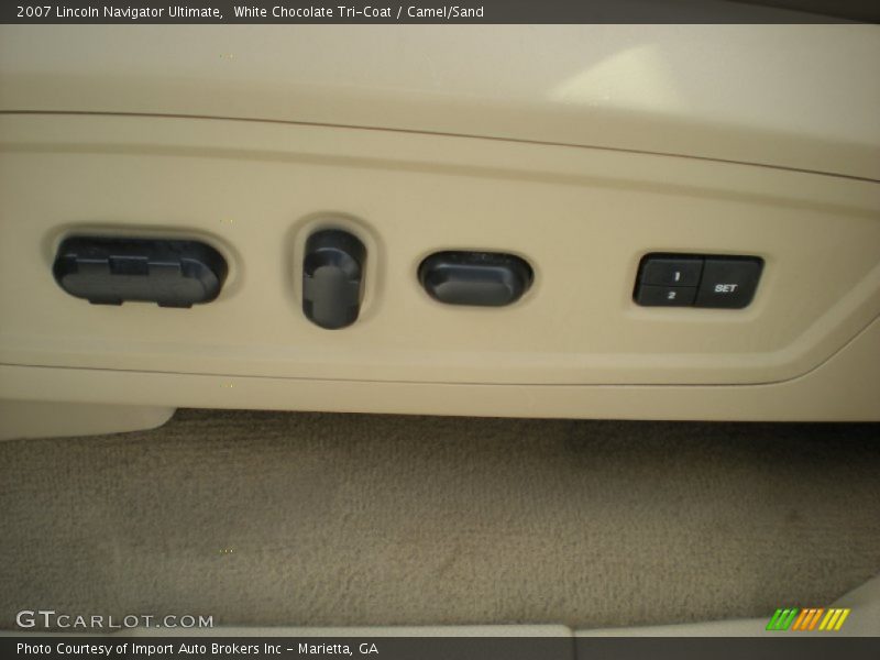 White Chocolate Tri-Coat / Camel/Sand 2007 Lincoln Navigator Ultimate