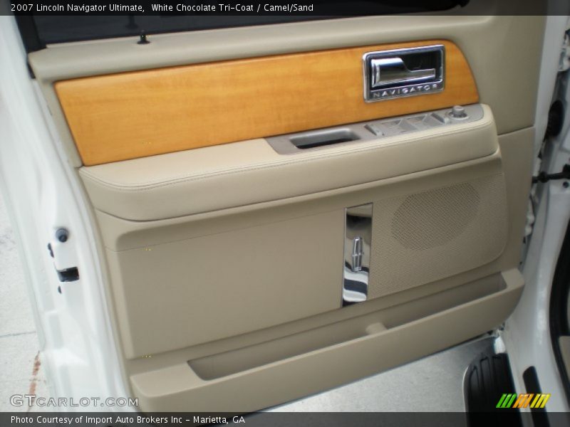 White Chocolate Tri-Coat / Camel/Sand 2007 Lincoln Navigator Ultimate