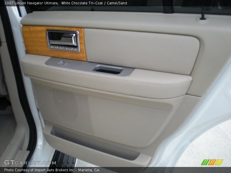 White Chocolate Tri-Coat / Camel/Sand 2007 Lincoln Navigator Ultimate