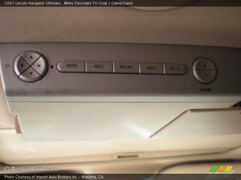 White Chocolate Tri-Coat / Camel/Sand 2007 Lincoln Navigator Ultimate