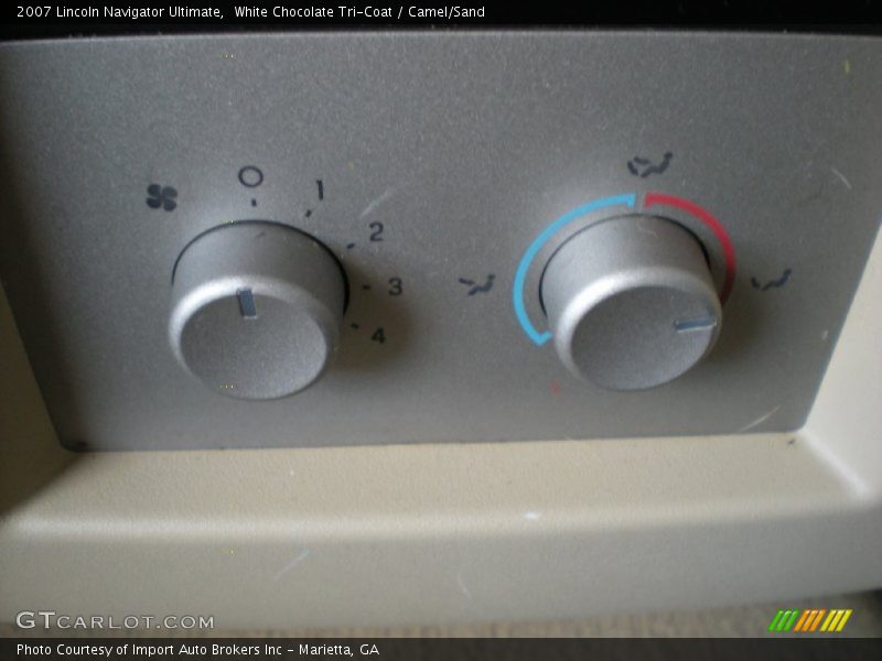 White Chocolate Tri-Coat / Camel/Sand 2007 Lincoln Navigator Ultimate