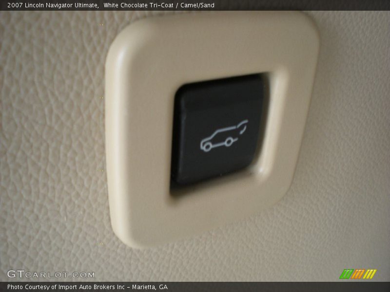 White Chocolate Tri-Coat / Camel/Sand 2007 Lincoln Navigator Ultimate
