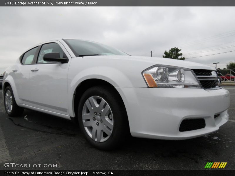 New Bright White / Black 2013 Dodge Avenger SE V6