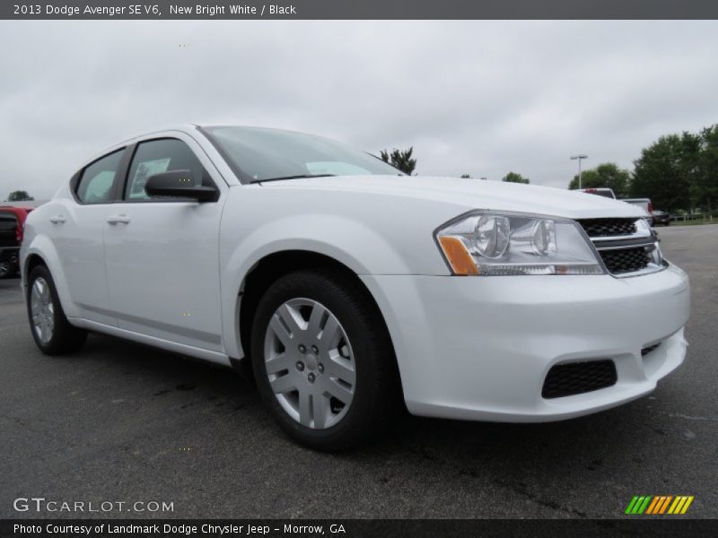 New Bright White / Black 2013 Dodge Avenger SE V6