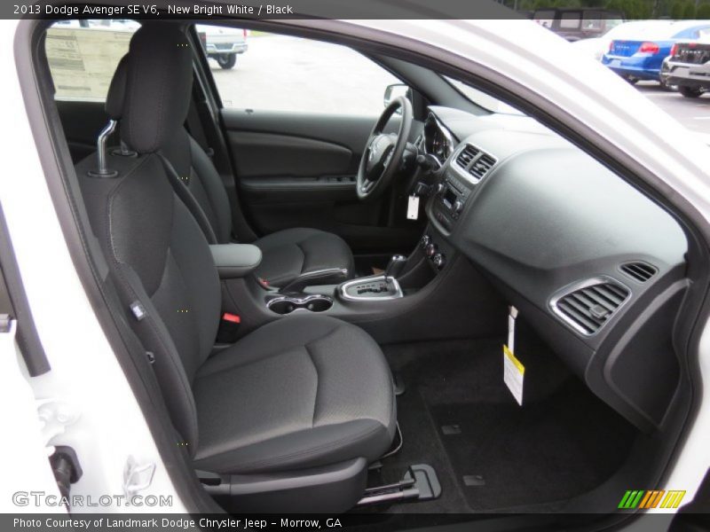 New Bright White / Black 2013 Dodge Avenger SE V6