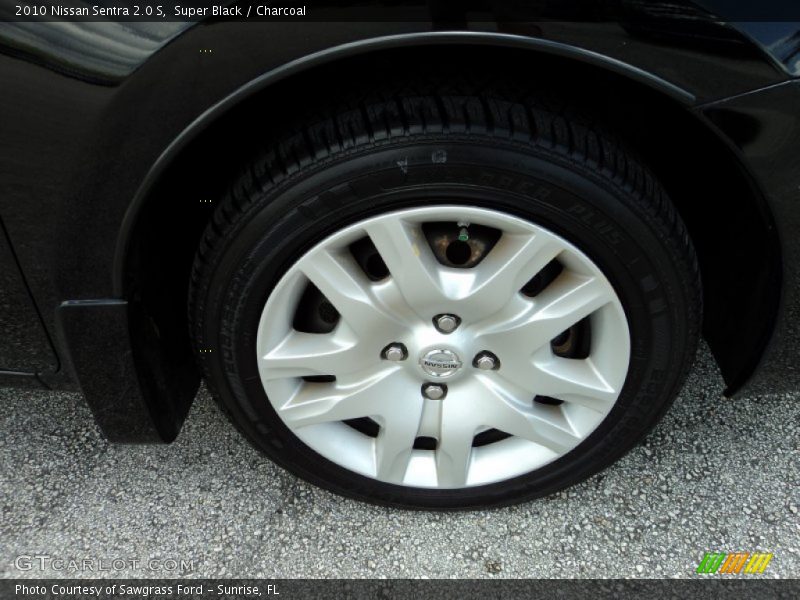 Super Black / Charcoal 2010 Nissan Sentra 2.0 S