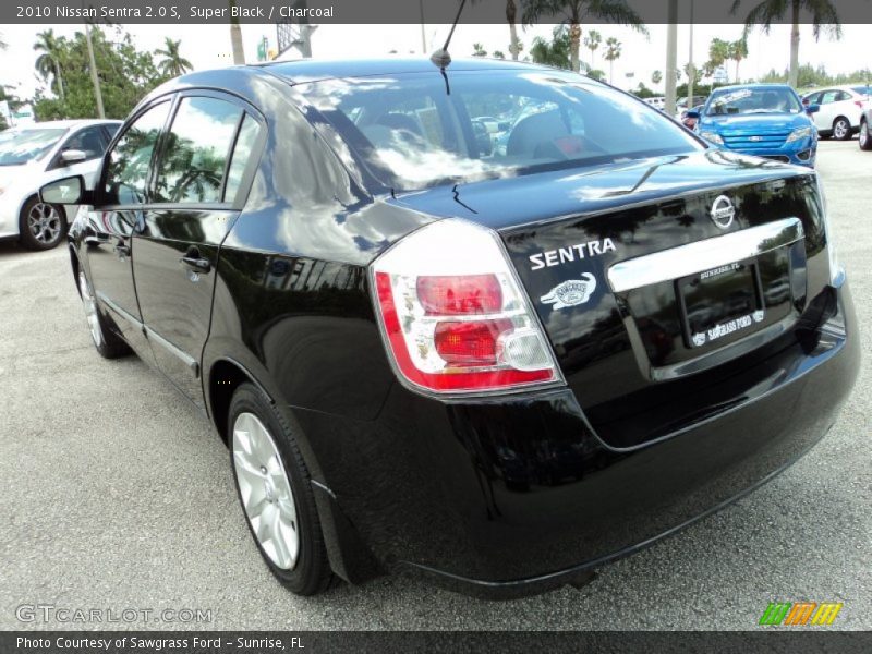 Super Black / Charcoal 2010 Nissan Sentra 2.0 S