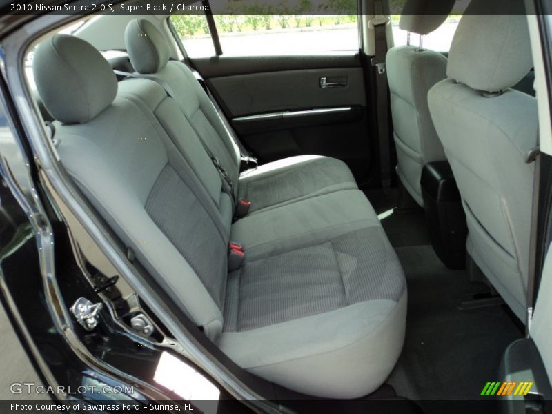 Super Black / Charcoal 2010 Nissan Sentra 2.0 S
