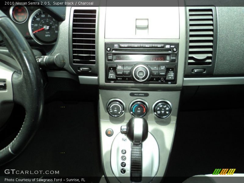 Super Black / Charcoal 2010 Nissan Sentra 2.0 S