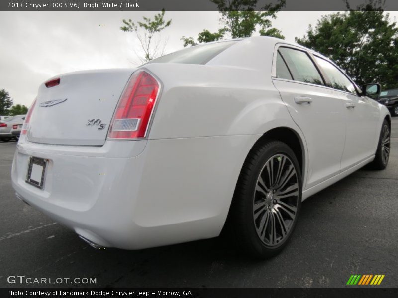 Bright White / Black 2013 Chrysler 300 S V6