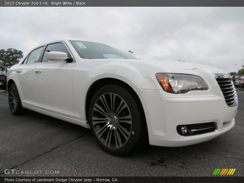 Bright White / Black 2013 Chrysler 300 S V6