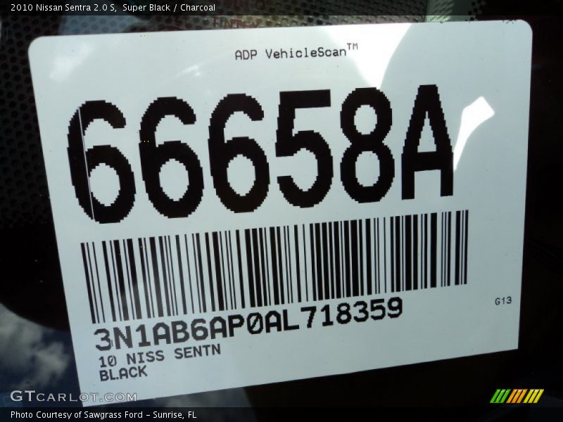 Super Black / Charcoal 2010 Nissan Sentra 2.0 S
