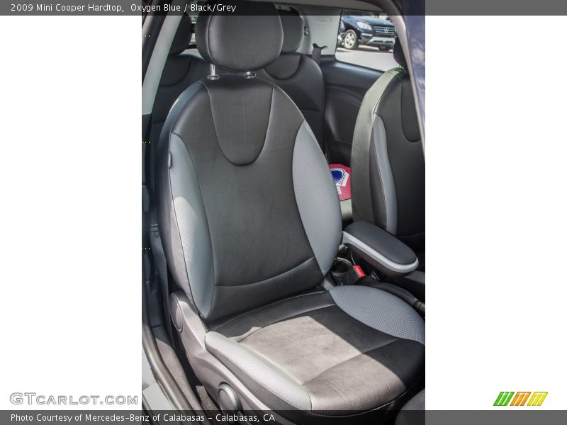 Front Seat of 2009 Cooper Hardtop