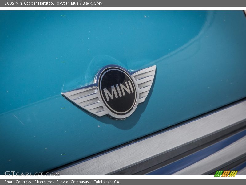  2009 Cooper Hardtop Logo