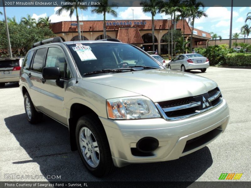 Platinum Pearl / Black 2007 Mitsubishi Endeavor LS