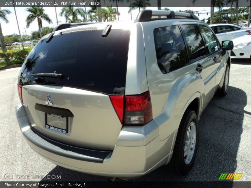 Platinum Pearl / Black 2007 Mitsubishi Endeavor LS