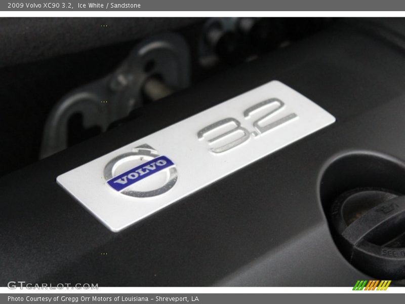 Ice White / Sandstone 2009 Volvo XC90 3.2