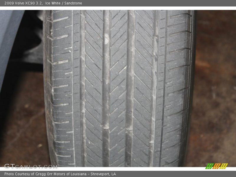 Ice White / Sandstone 2009 Volvo XC90 3.2