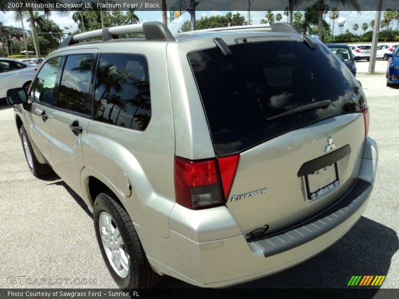 Platinum Pearl / Black 2007 Mitsubishi Endeavor LS