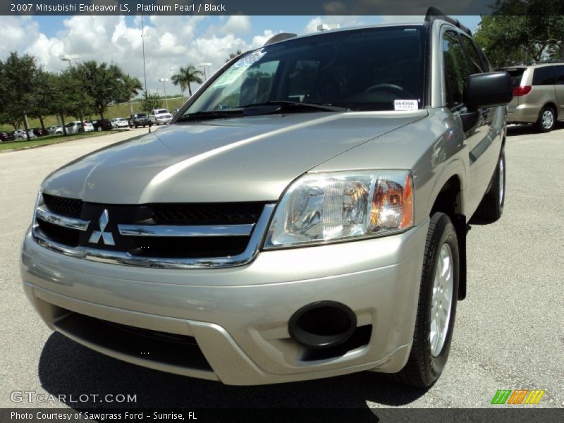 Platinum Pearl / Black 2007 Mitsubishi Endeavor LS