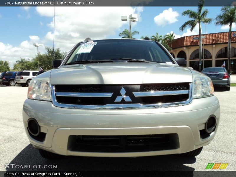Platinum Pearl / Black 2007 Mitsubishi Endeavor LS
