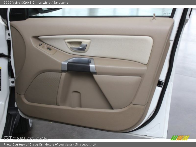 Ice White / Sandstone 2009 Volvo XC90 3.2
