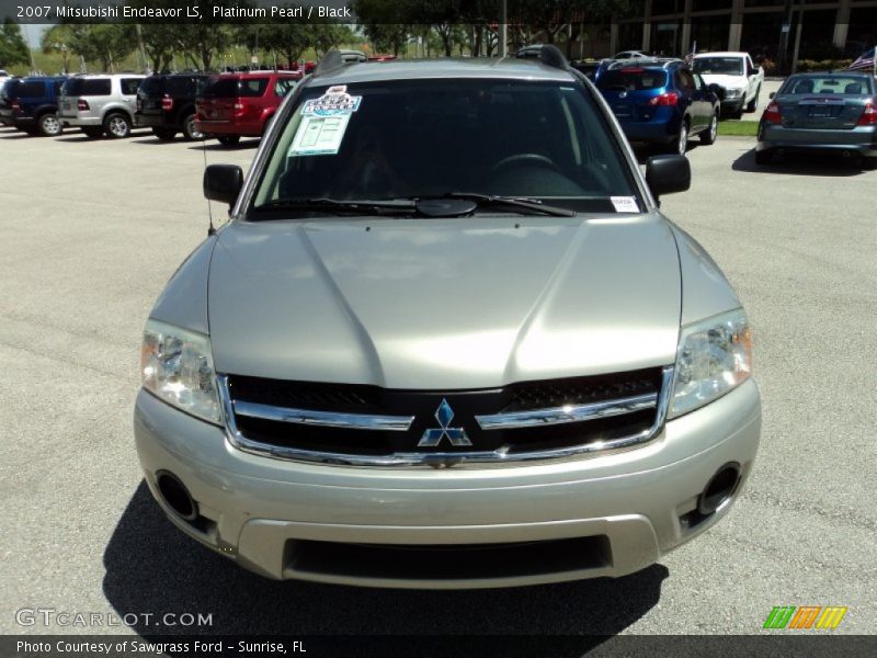 Platinum Pearl / Black 2007 Mitsubishi Endeavor LS