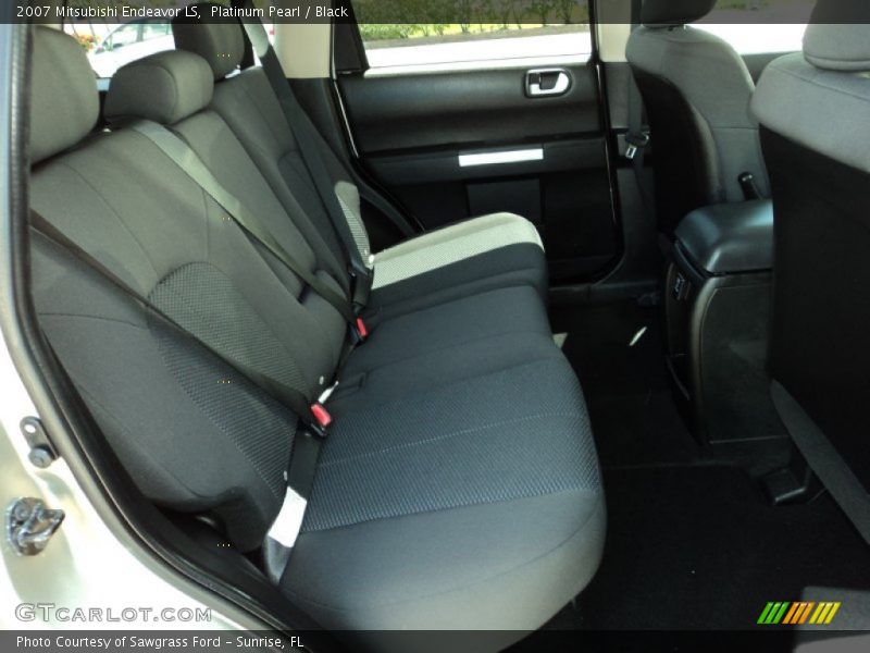 Platinum Pearl / Black 2007 Mitsubishi Endeavor LS
