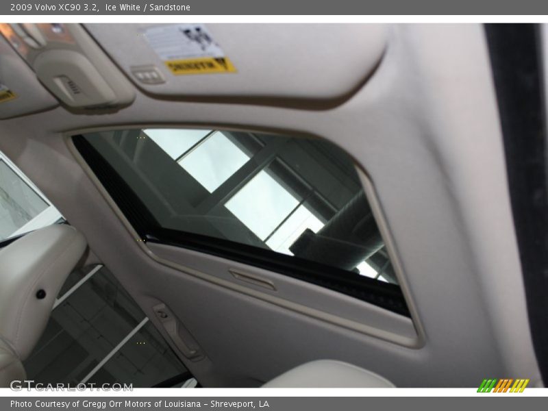 Ice White / Sandstone 2009 Volvo XC90 3.2