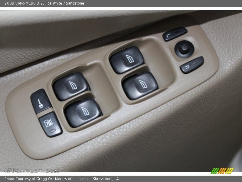 Ice White / Sandstone 2009 Volvo XC90 3.2