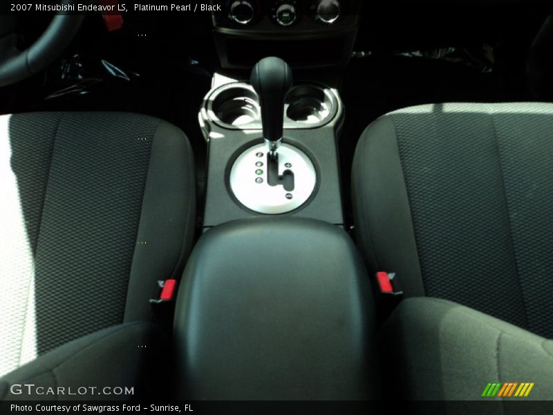 Platinum Pearl / Black 2007 Mitsubishi Endeavor LS