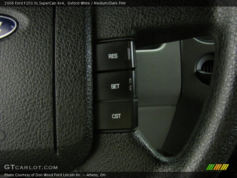 Oxford White / Medium/Dark Flint 2006 Ford F150 XL SuperCab 4x4