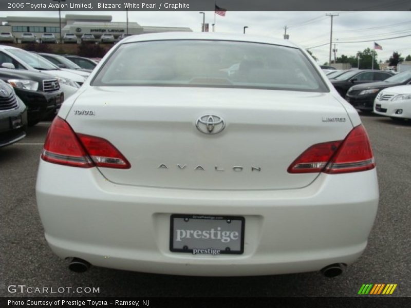 Blizzard White Pearl / Graphite 2006 Toyota Avalon Limited
