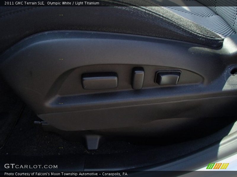 Olympic White / Light Titanium 2011 GMC Terrain SLE