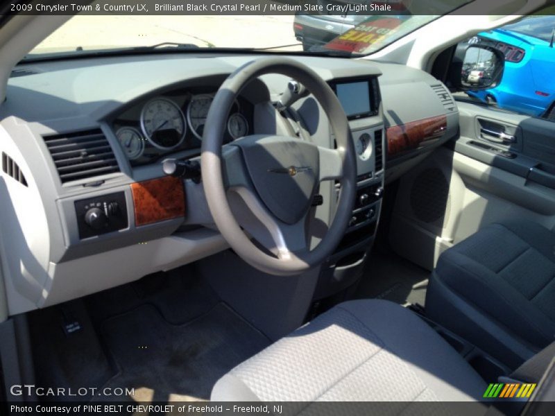 Brilliant Black Crystal Pearl / Medium Slate Gray/Light Shale 2009 Chrysler Town & Country LX