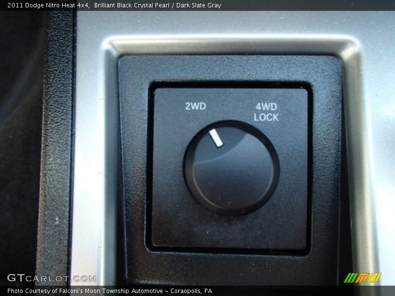 Brilliant Black Crystal Pearl / Dark Slate Gray 2011 Dodge Nitro Heat 4x4