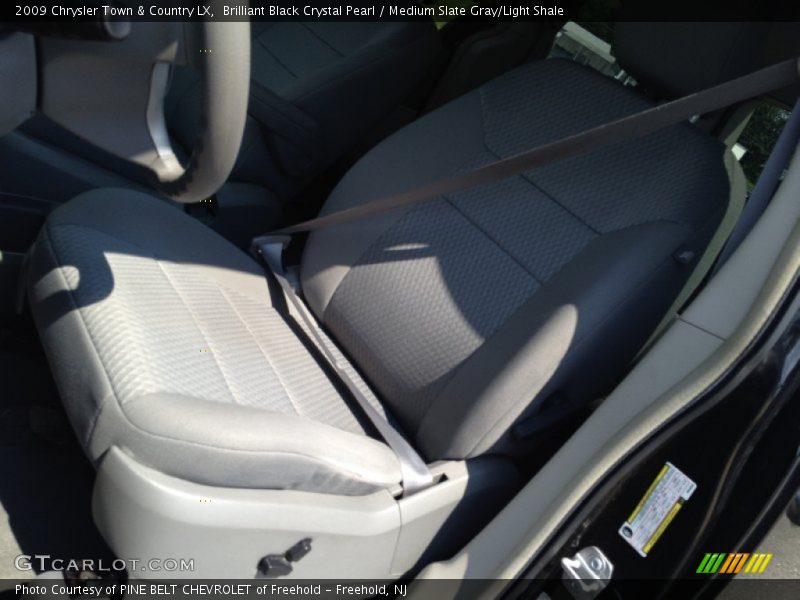 Brilliant Black Crystal Pearl / Medium Slate Gray/Light Shale 2009 Chrysler Town & Country LX
