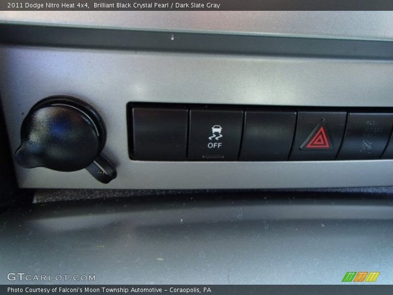 Brilliant Black Crystal Pearl / Dark Slate Gray 2011 Dodge Nitro Heat 4x4