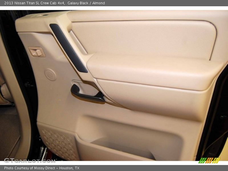 Galaxy Black / Almond 2013 Nissan Titan SL Crew Cab 4x4