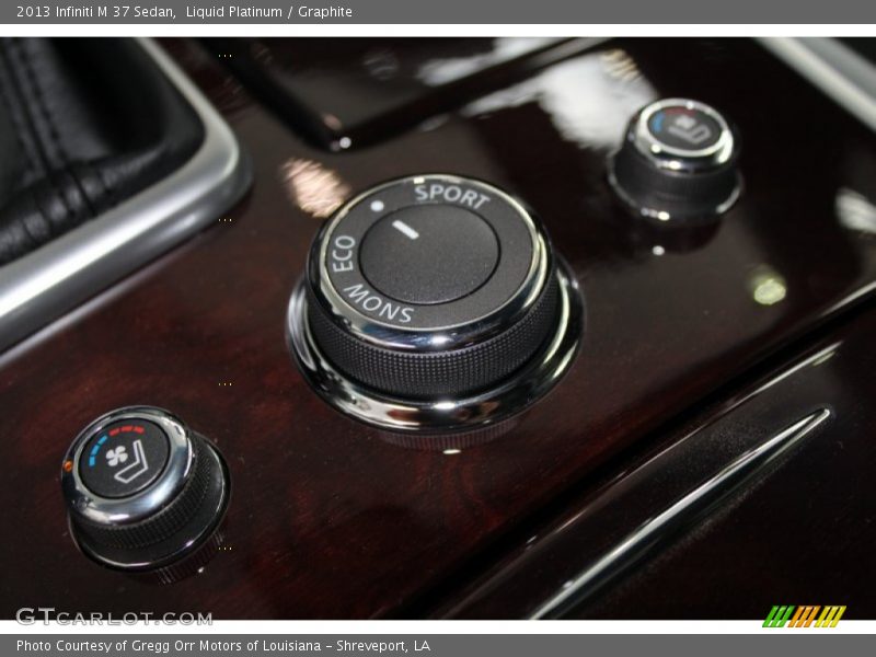 Controls of 2013 M 37 Sedan