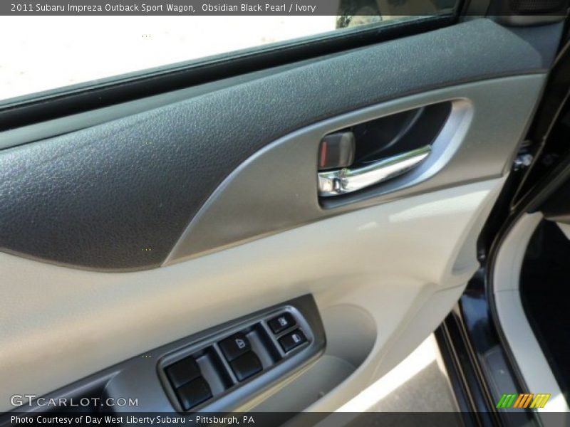 Obsidian Black Pearl / Ivory 2011 Subaru Impreza Outback Sport Wagon
