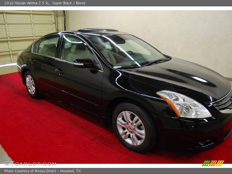 Super Black / Blond 2010 Nissan Altima 2.5 SL