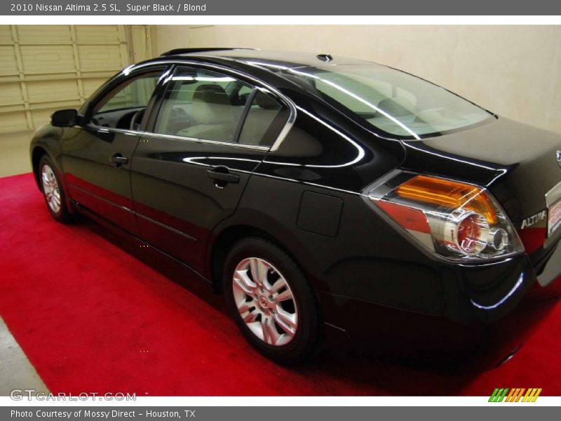 Super Black / Blond 2010 Nissan Altima 2.5 SL