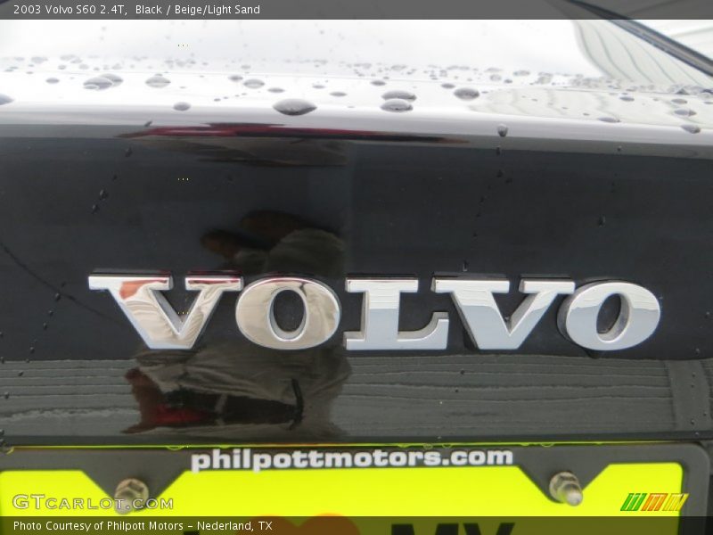 Black / Beige/Light Sand 2003 Volvo S60 2.4T