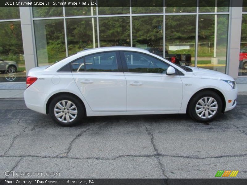 Summit White / Jet Black 2011 Chevrolet Cruze LT
